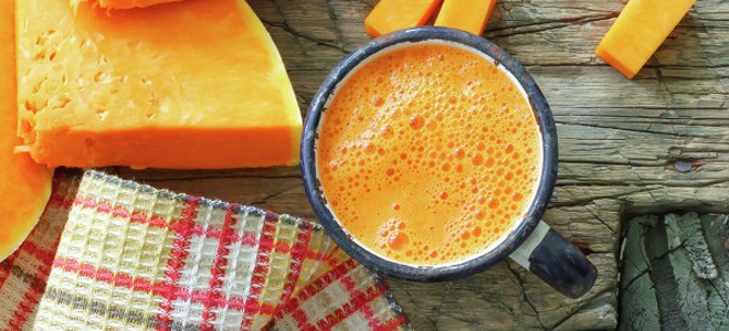 oranžový dýňový nápoj na zimu