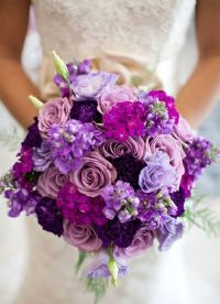 fialová svatební kytice 8