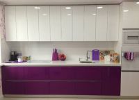 Kuhinja vijolična spodnja bela vrh1