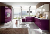 Kuhinja vijolična spodnja bela dop3
