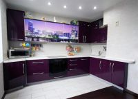 Кухня с лилави фасади1