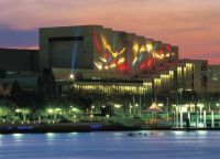 The Queensland Performing Arts Centre - ночью