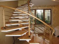 dřevěné schodiště zábradlí domů 8