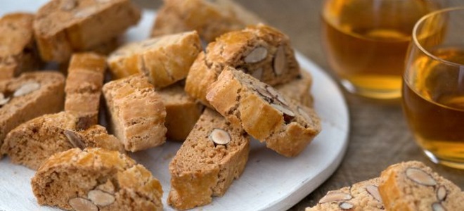 Klasični recept za biskote z mandlji