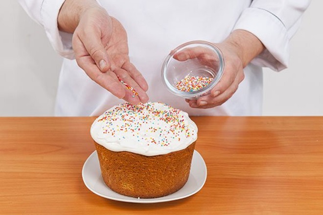Как да украсяваме Великденските торти за Великден с ръцете си 3