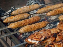 vepřové lula kebab na grilu