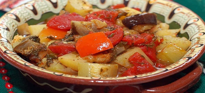 Pecivo povrće u pećnici
