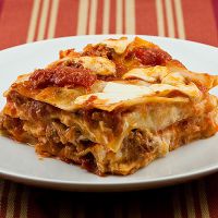 Jednoduchý lasagna recept s mletým masem a bechamelovou omáčkou