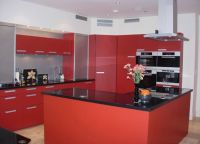 Червено-черна кухня 7