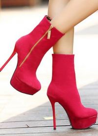 Czerwone buty 9