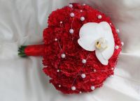 červená svatební kytice 3