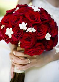 červená svatební kytice 5