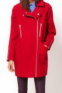 Červený kabát 5