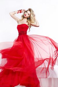 Червена рокля за сватба 5