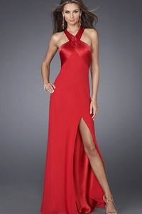 Червена рокля в пода 5