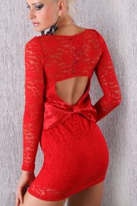 Crvena haljina s otvorenim leđima 7