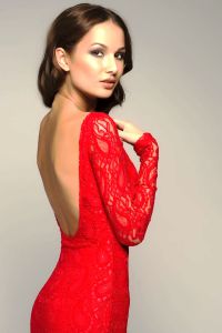 crvena čipka haljina5