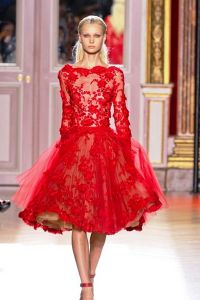 crvena čipka haljina8
