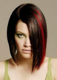 červené prameny na tmavých vlasech 7