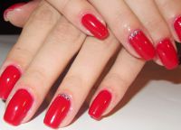 Czerwony manicure z sparkles2