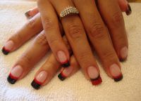 Czarno-czerwony manicure 7