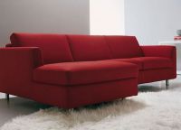 Czerwona sofa 9