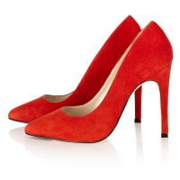 Czerwone zamszowe buty 4