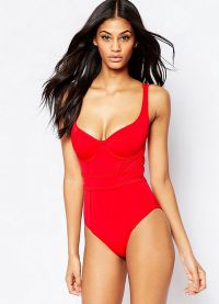 Crveni jednodijelni kupaći kostim 5