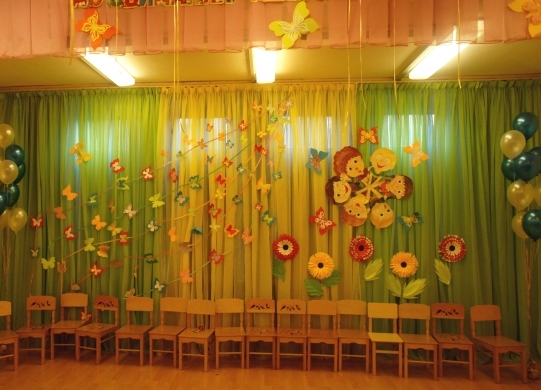 Dekoracja sali dyplomowej w przedszkolu 8