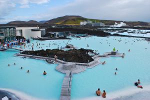 Голубая лагуна популярный курорт Исландии