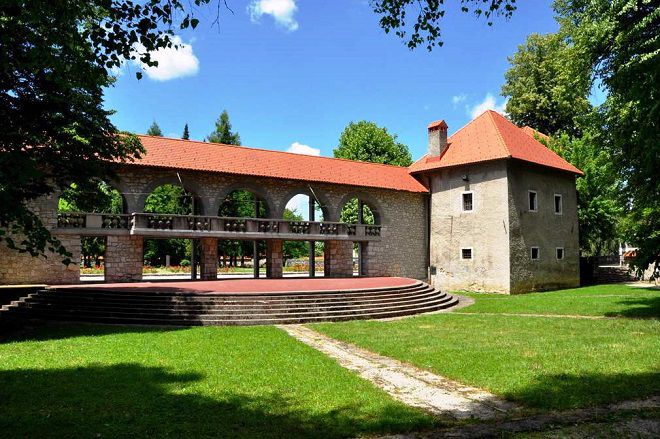 Замок Рибница
