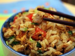 chiński ryż z warzywami