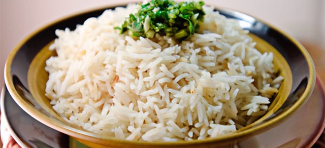 Par riža v multivarku