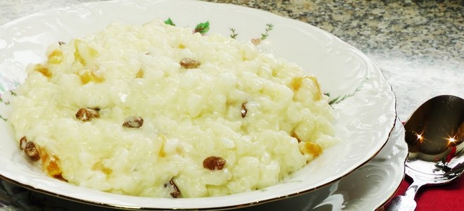 mlečni rižev puding v večnamenskem receptu