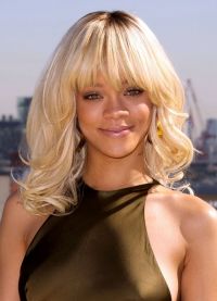 Rihanna účesy 7