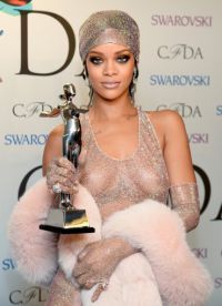 Rihanna w przezroczystej sukience 2014 9