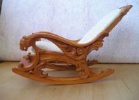 Fotel bujany wykonany z drewna4