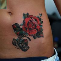 Какво прави роза татуировка 4