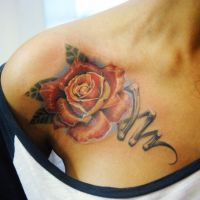 Какво прави роза татуировка 7