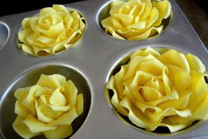 Jak zrobić róże z mastyksu w domu 5