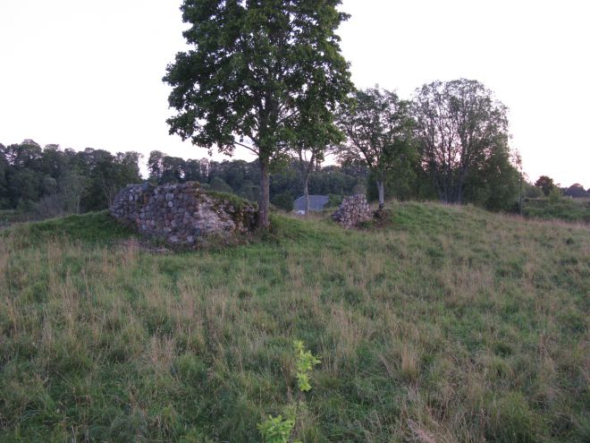 Развалины Руйиенского замка