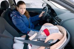 nařízení o dětském vozidle na předním sedadle automobilu