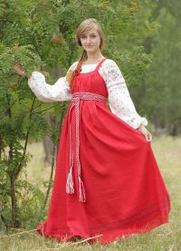Ruska ženska ljudska kostum 11