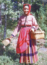 Руски женски народни костим 5
