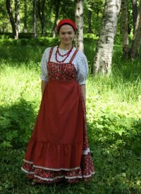 Ruska ženska ljudska kostum 8