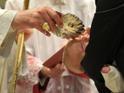 Таинство крещения и миропомазания