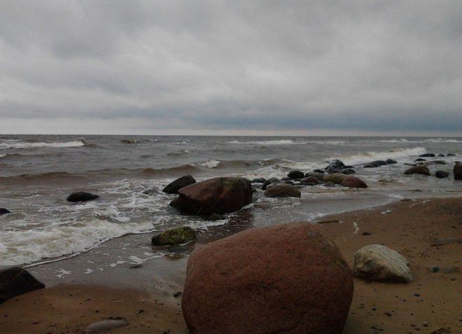 Cалацгрива – побережье с камнями