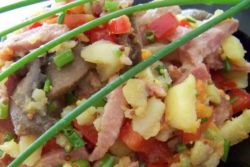 Salata s kobasicama