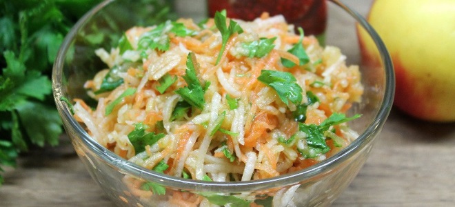 zelí a mrkvový salát