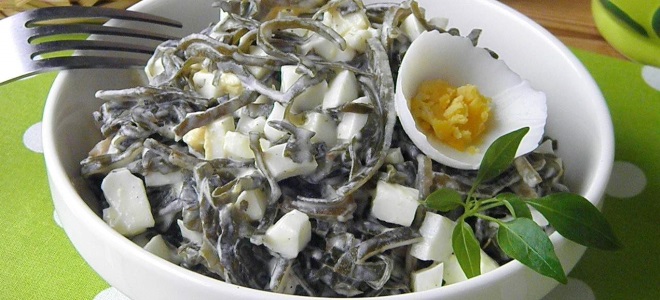 Salát s mořskou kelou a vejcem - recept